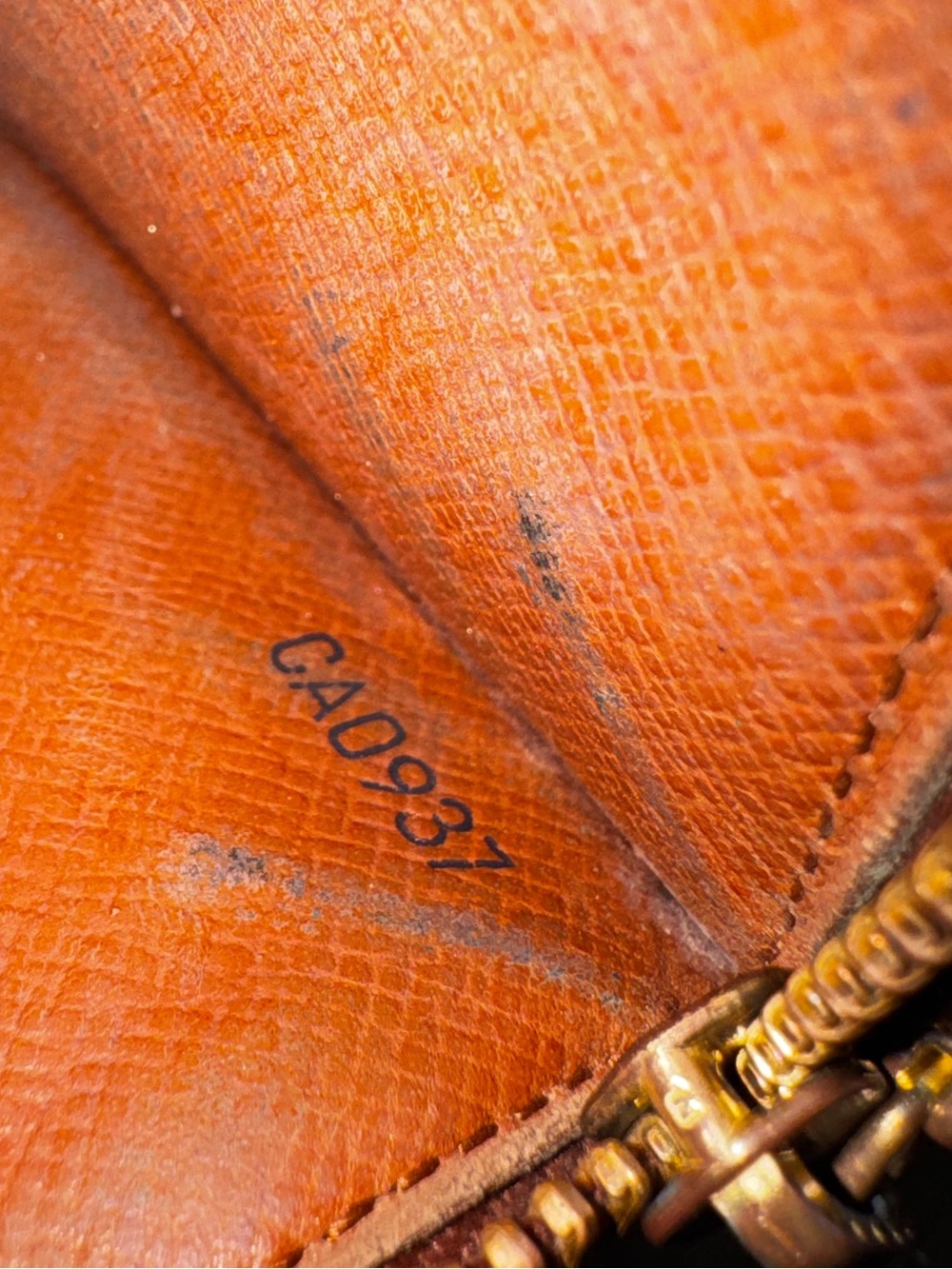 Louis Vuitton vintage monogram Sarah wallet converted to Crossbody 1997 - Picture 14 of 16